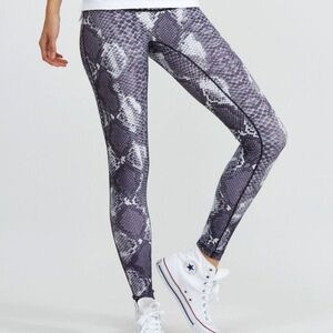 NWOT RARE PrismSport Fitspo SnakeSkin Legging in Viper Size S
